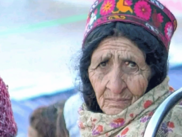 old-gilgit-grandmoher -wearing-traditional-cap-gilgit baltistan-north-times